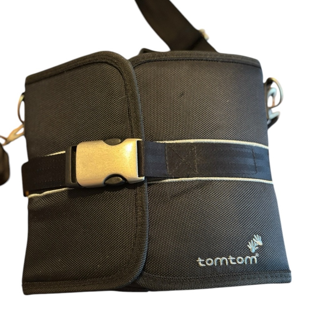 Tomtom Cxl Gps System With Bag And Accessories